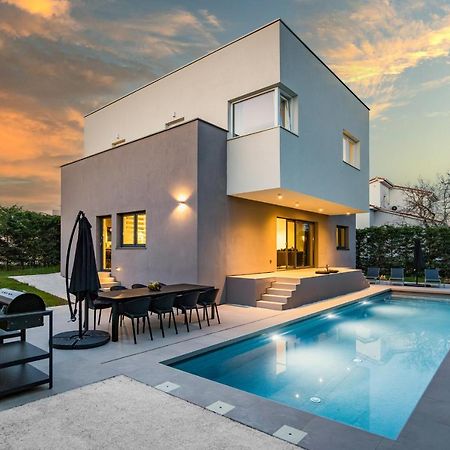 Villa Aida - 4 Bedroom Luxury Villa With Large Private Pool 4K Projector And Jacuzzi Pula Dış mekan fotoğraf