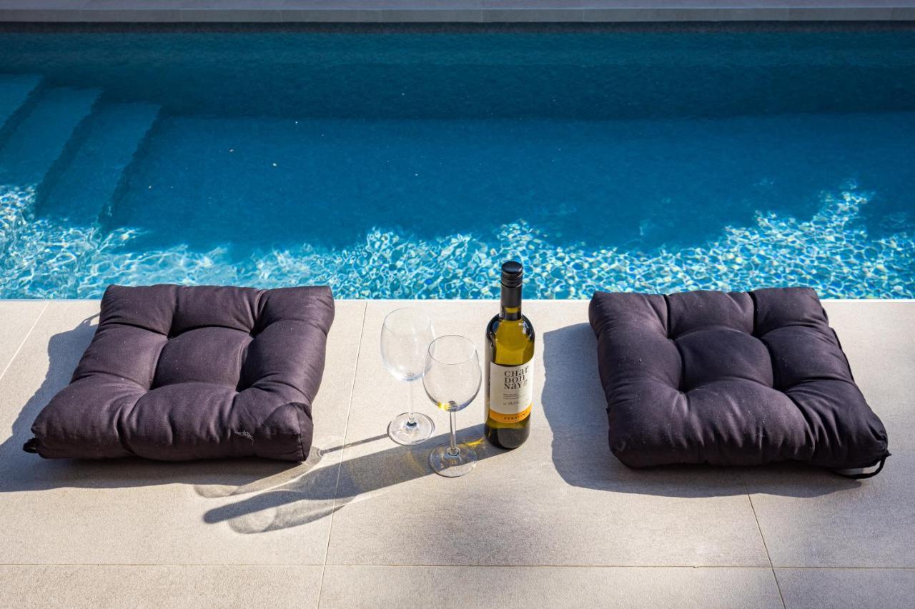 Villa Aida - 4 Bedroom Luxury Villa With Large Private Pool 4K Projector And Jacuzzi Pula Dış mekan fotoğraf