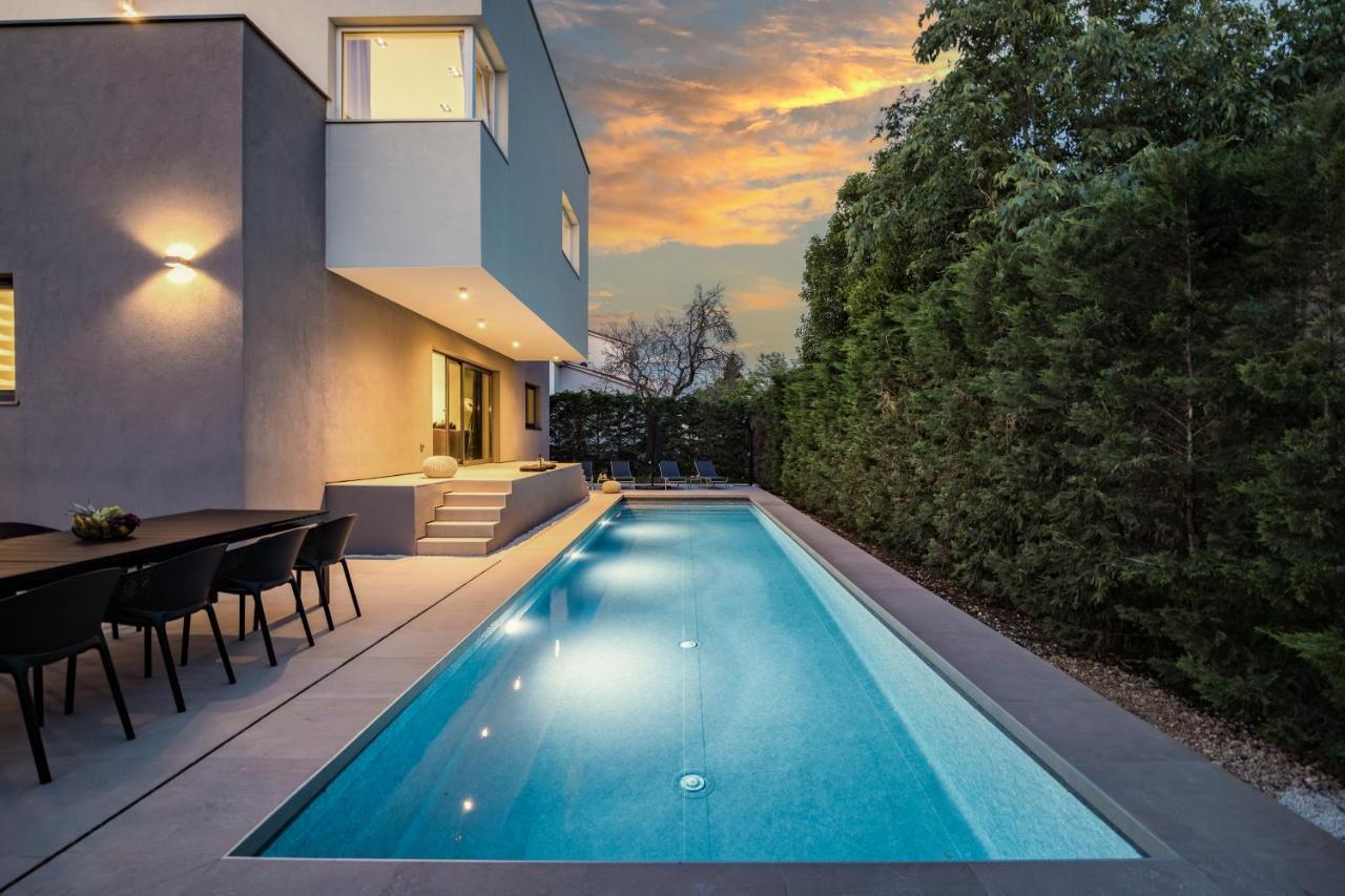 Villa Aida - 4 Bedroom Luxury Villa With Large Private Pool 4K Projector And Jacuzzi Pula Dış mekan fotoğraf